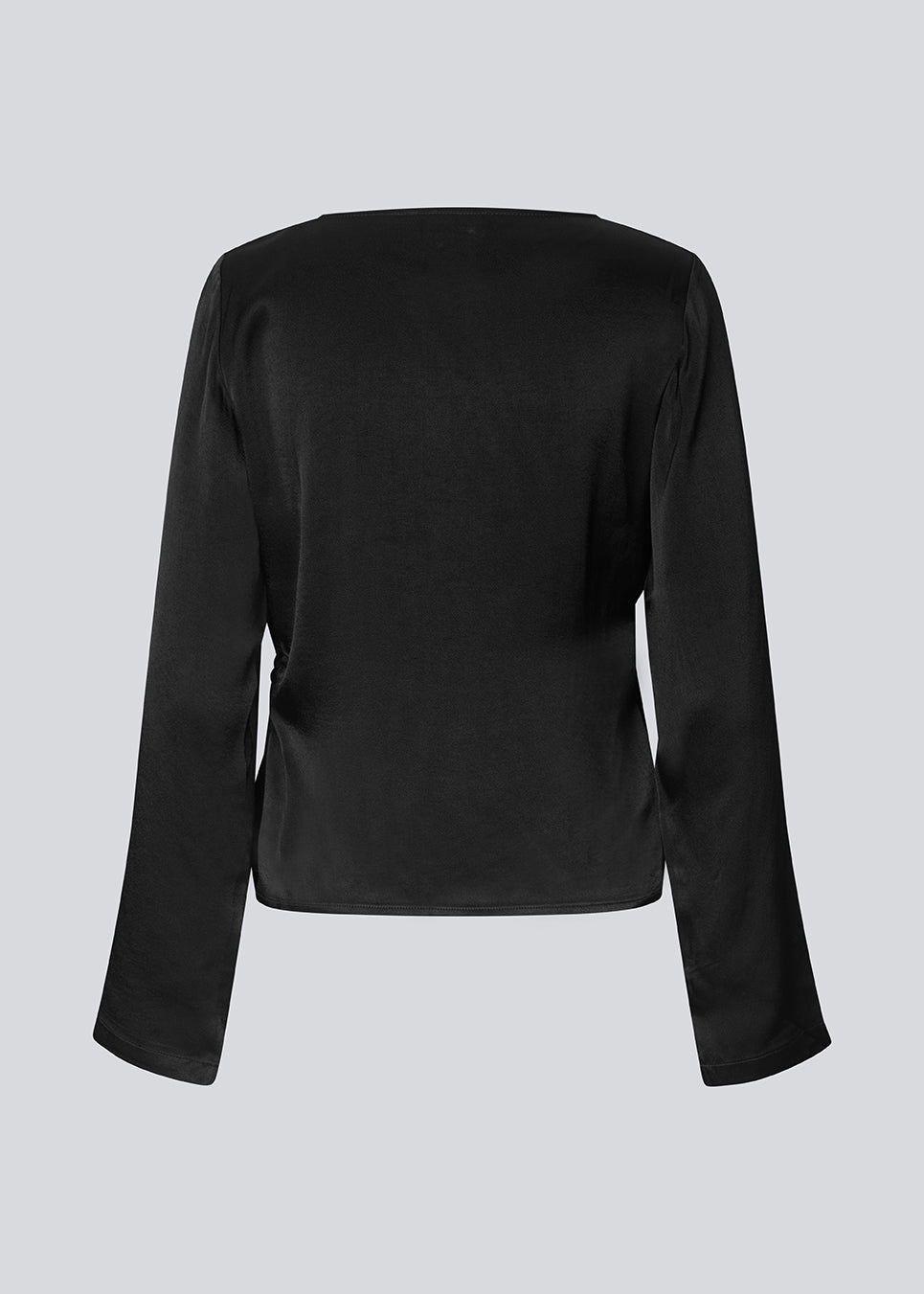 Long sleeved satin top. The Royalmd top has a round neckline and an elegant, classic look – ideal for both daily wear and festive events.