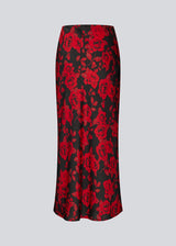 Long skirt in a beautiful rose print. The Ruthiemd skirt features an elastic waistband and is made from recycled polyester – a classic and elegant style.