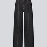 Edgy jeans in cotton denim with sewing details and classic pockets. Sandermd Jeans have belt loops, hidden zipper closure and a single button closure that creates a modern look.