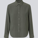 Timeless shirt with collar, button closure and long sleeves in soft material. The Sebastianmd Shirt is made of 90% LENZING™ ECOVERO™ viscose for a more sustainable choice.