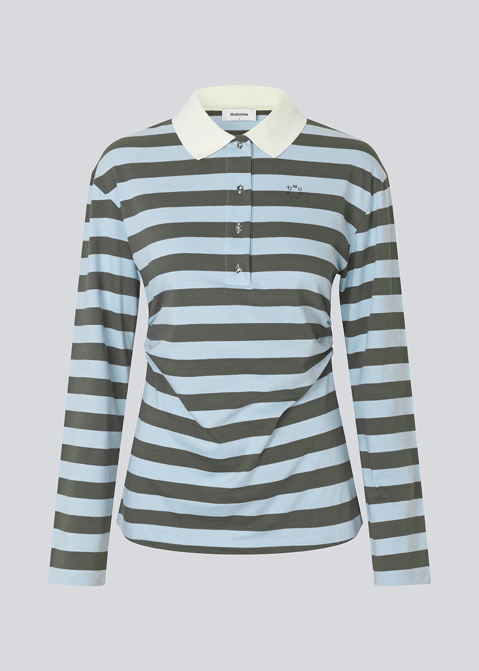 Form-fitting polo with thick blue and green stripes and a chest logo. The Stetsonmd polo has a collar, long sleeves and button closure at the chest. A stylish polo shirt that stands out and lifts both suit trousers and jeans to a sharp look.