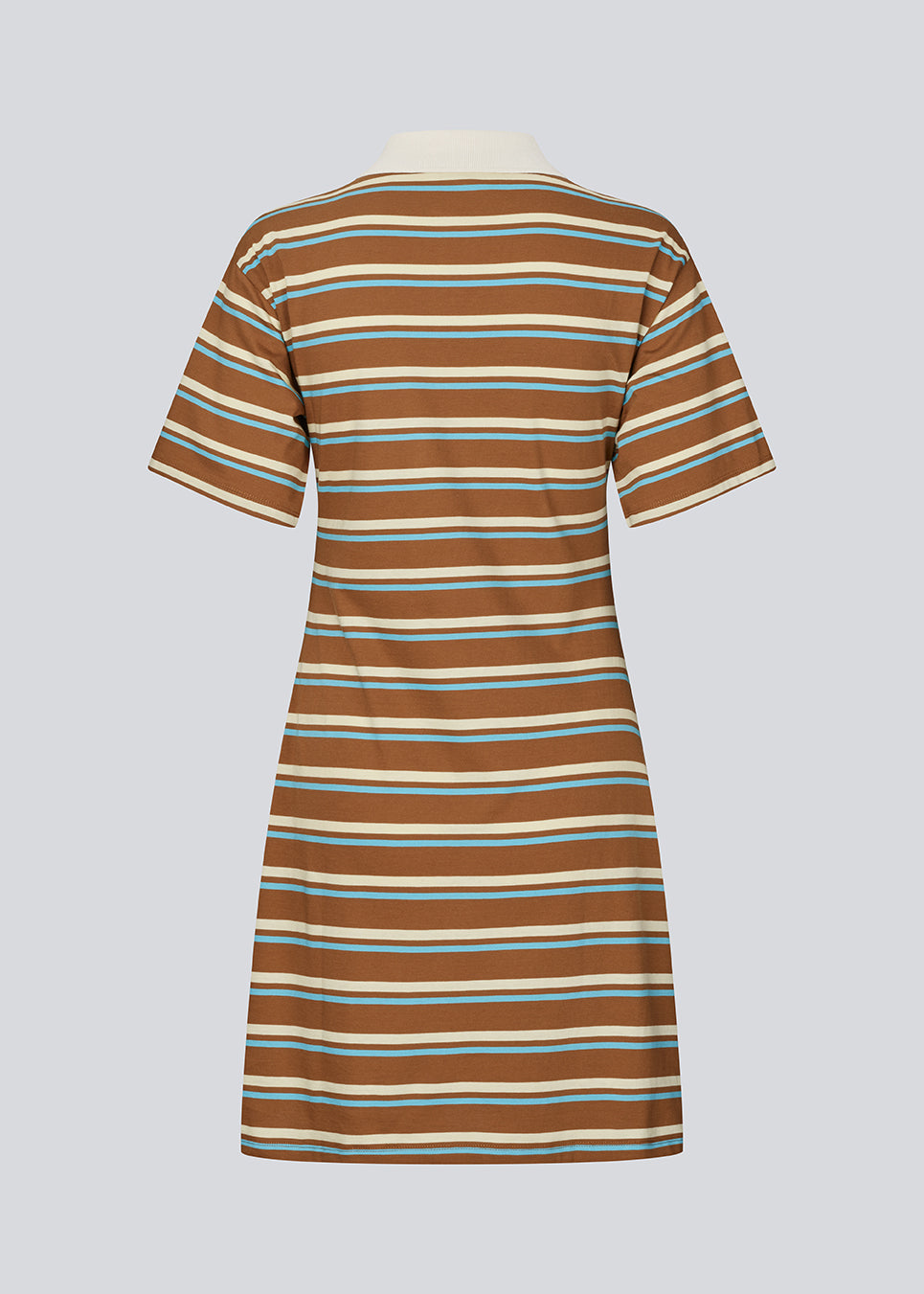 Short-sleeve polo dress with stripes. The StetsonMD Polo Dress is fitted and short with wide sleeves. It features a collar, buttons, and a subtle chest logo, creating a sporty and stylish look.