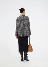 Cool oversized shirt in checks with collar, long sleeves and classic button closure. The Suttonmd Shirt adds a casual and stylish touch to your everyday wardrobe.