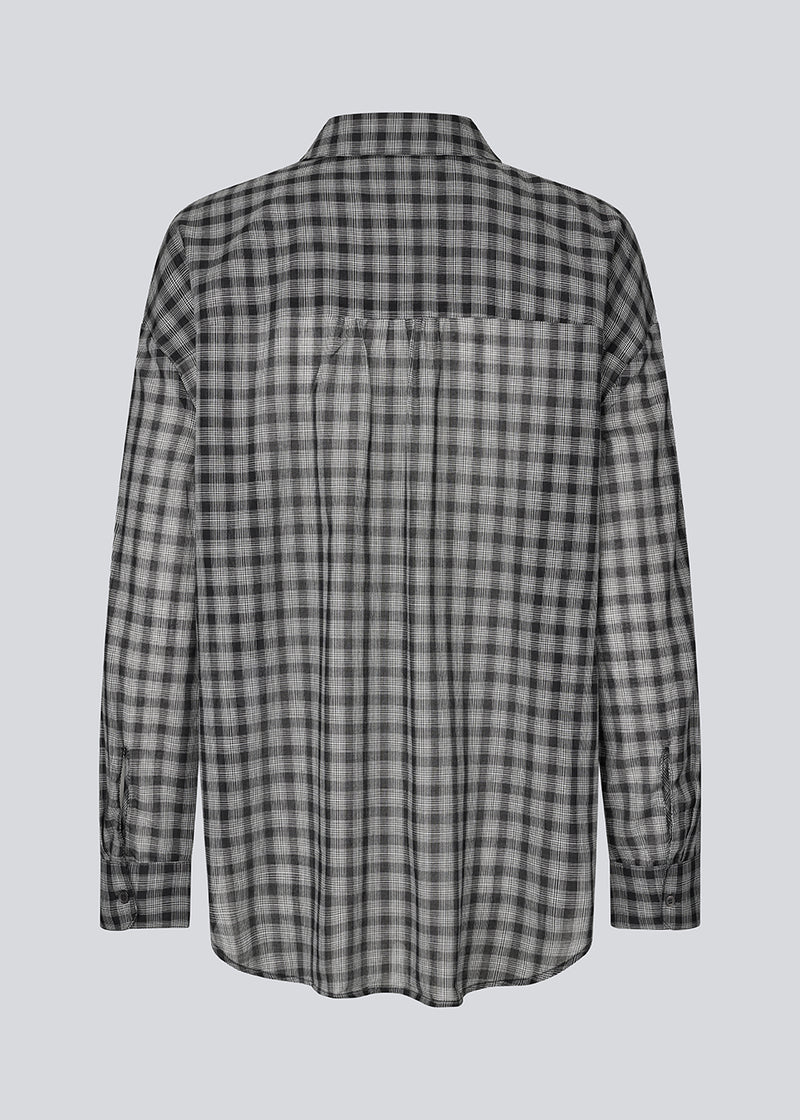 Cool oversized shirt in checks with collar, long sleeves and classic button closure. The Suttonmd Shirt adds a casual and stylish touch to your everyday wardrobe.