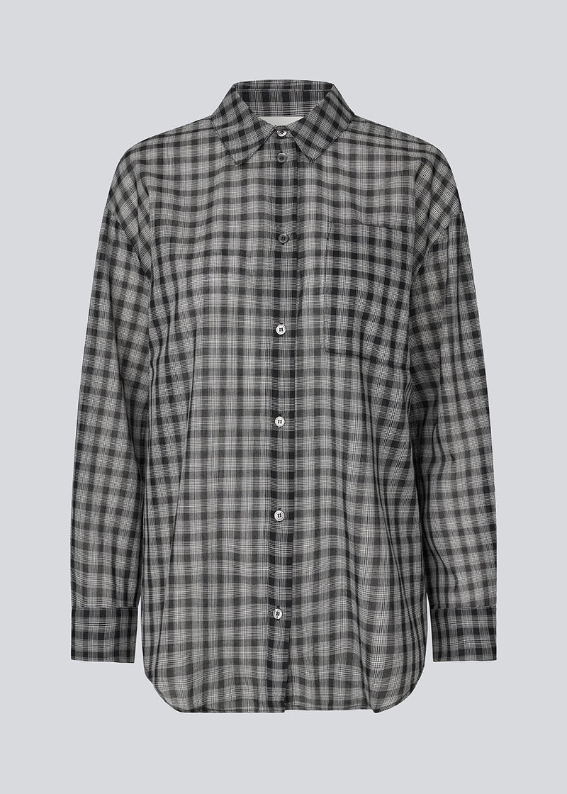 Cool oversized shirt in checks with collar, long sleeves and classic button closure. The Suttonmd Shirt adds a casual and stylish touch to your everyday wardrobe.
