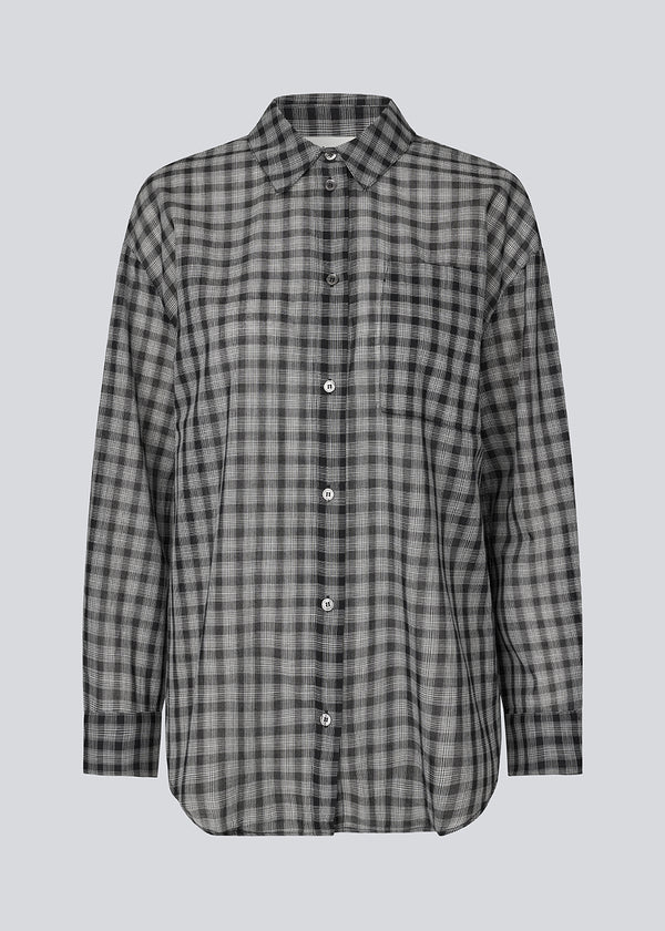 Cool oversized shirt in checks with collar, long sleeves and classic button closure. The Suttonmd Shirt adds a casual and stylish touch to your everyday wardrobe.