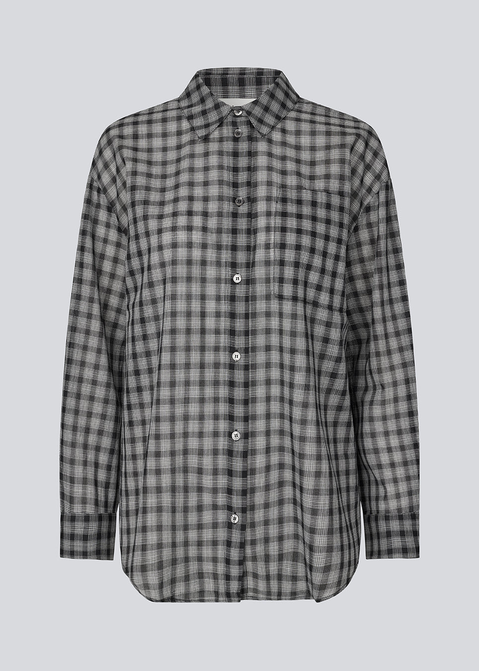 Cool oversized shirt in checks with collar, long sleeves and classic button closure. The Suttonmd Shirt adds a casual and stylish touch to your everyday wardrobe.