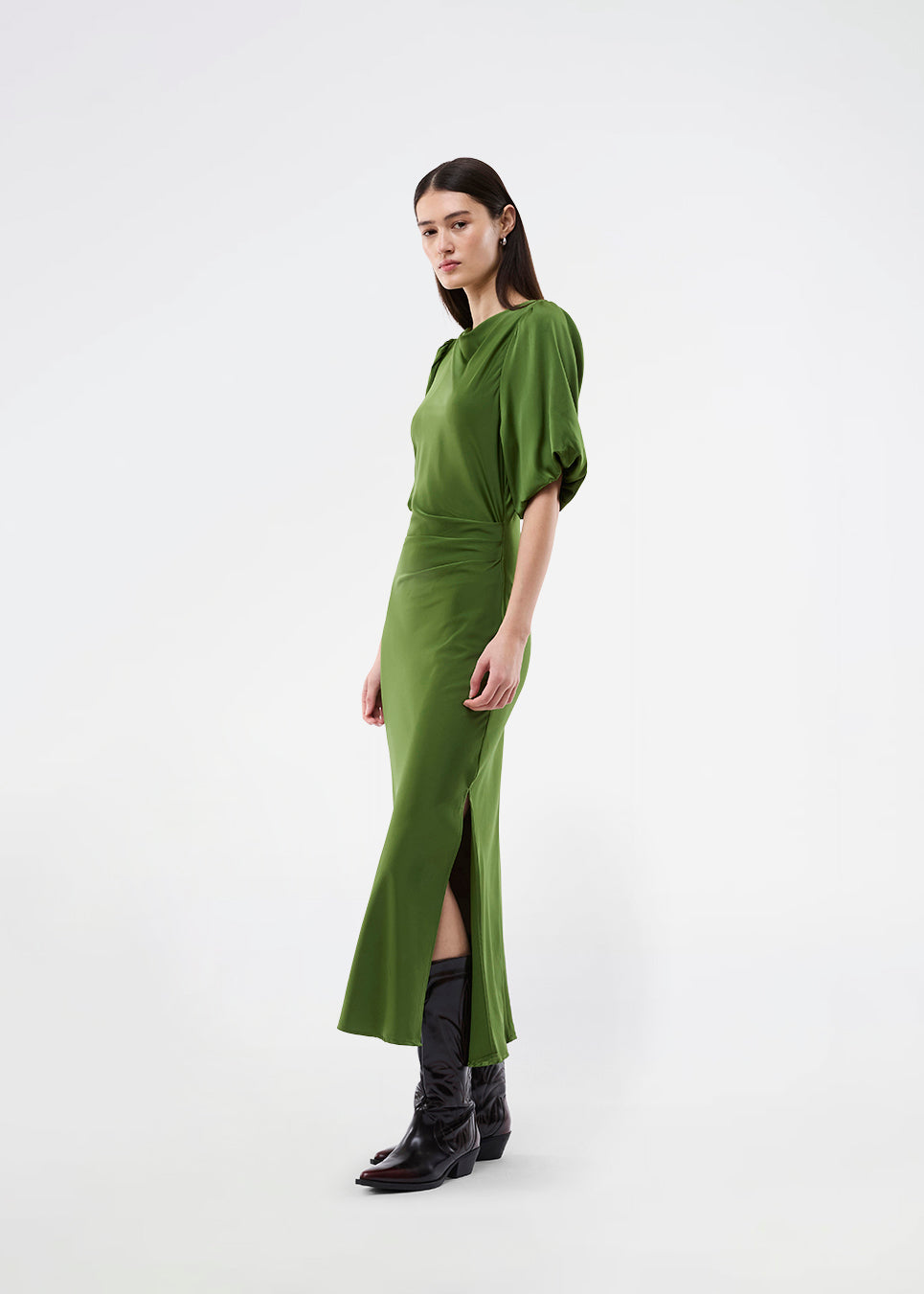 Short-sleeved dress with ruched detailing in soft satin. The TailorMD Dress features a high neckline, invisible back zip, and side slit - an elegant and flattering style, perfect for both evening wear and stylish everyday looks.