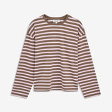 TaimMD Stripe LS T-shirt is a long-sleeved T-shirt with a relaxed fit and round neckline. The design features a classic striped pattern, dropped shoulders and long, straight sleeves. Style it with jeans or relaxed trousers for an easy everyday look.