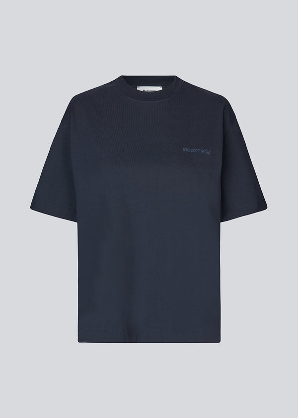 Short-sleeved t-shirt in navy with logo in cotton jersey. Takoda t-shirt has a casual fit a round neck.