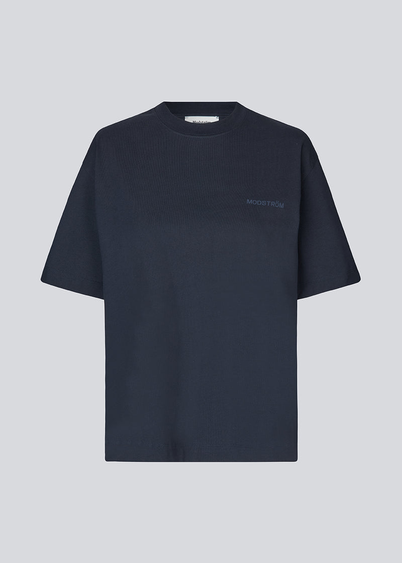 Short-sleeved t-shirt in navy with logo in cotton jersey. Takoda t-shirt has a casual fit a round neck.