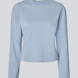 Light cropped T-shirt in soft 100% organic cotton. The TampaMD T-Shirt features a round neckline, long sleeves, and a fitted silhouette - a sleek and trendy wardrobe essential, perfect for layering or casual looks.