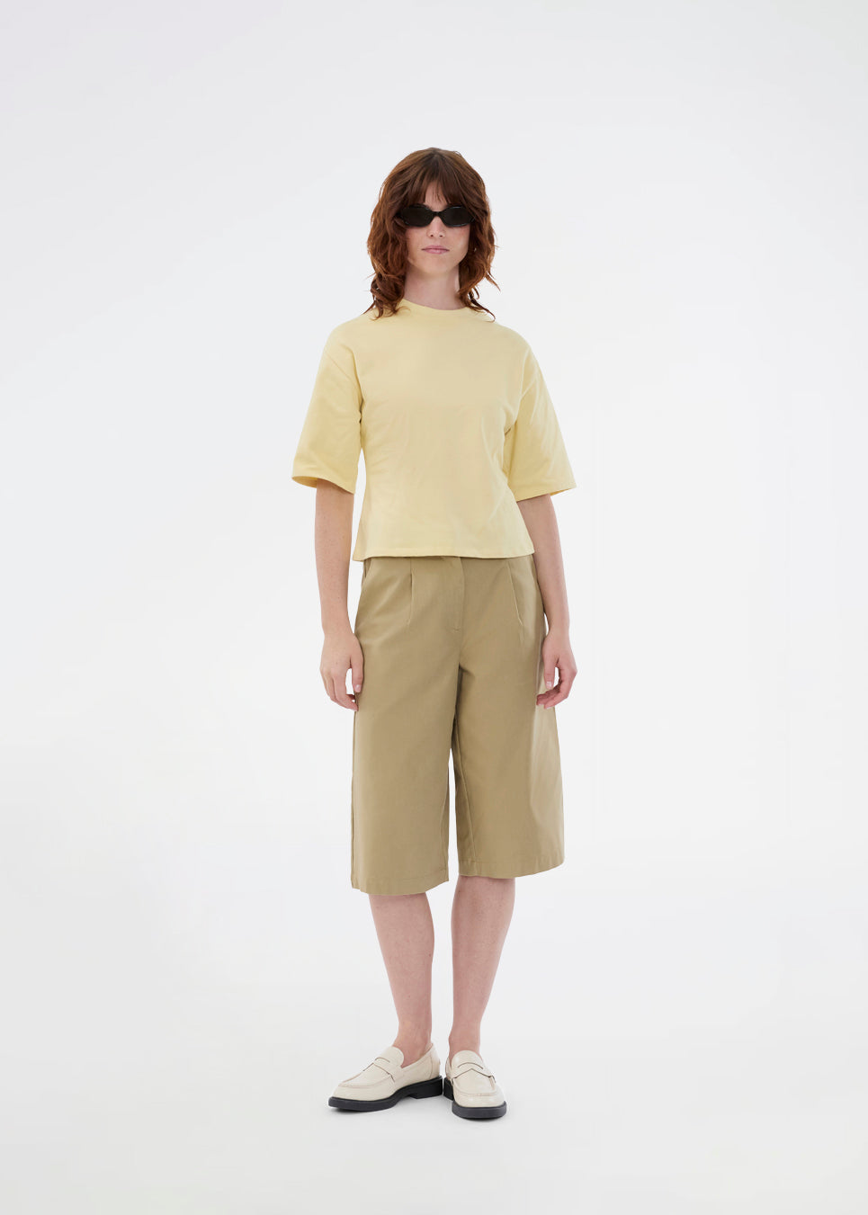 Slighly cropped t-shirt in yellow in 100% organic cotton. Tampamd t-shirt has a round neck and a fitted look.
