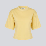Slighly cropped t-shirt in yellow in 100% organic cotton. Tampamd t-shirt has a round neck and a fitted look.
