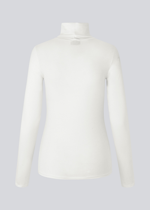 Nice high-necked white blouse in a tight fit, which is perfect for any occasion and a basic must-have in your wardrobe.