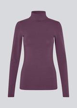 Nice high-necked knit in a tight fit, which is perfect for any occasion.&nbsp;