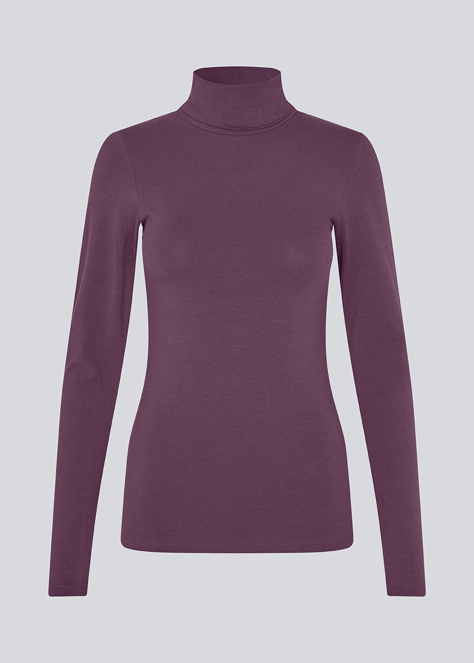 Nice high-necked knit in a tight fit, which is perfect for any occasion.&nbsp;