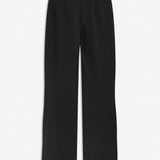 Nice pants with flared legs and front pockets. The stretchy material and elastic waist create the perfect fit. Tanny Flare pants in Black are a must-have basic style in your wardrobe. The model is 174 cm and wears a size S/36
