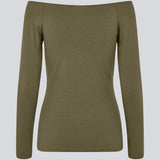 Tansy LS top is in a green color and has a simple expression with a wide neckline and long, slim sleeves. The top has a tight-fitted silhouette. The model is 173 cm and wears a size S/36.
