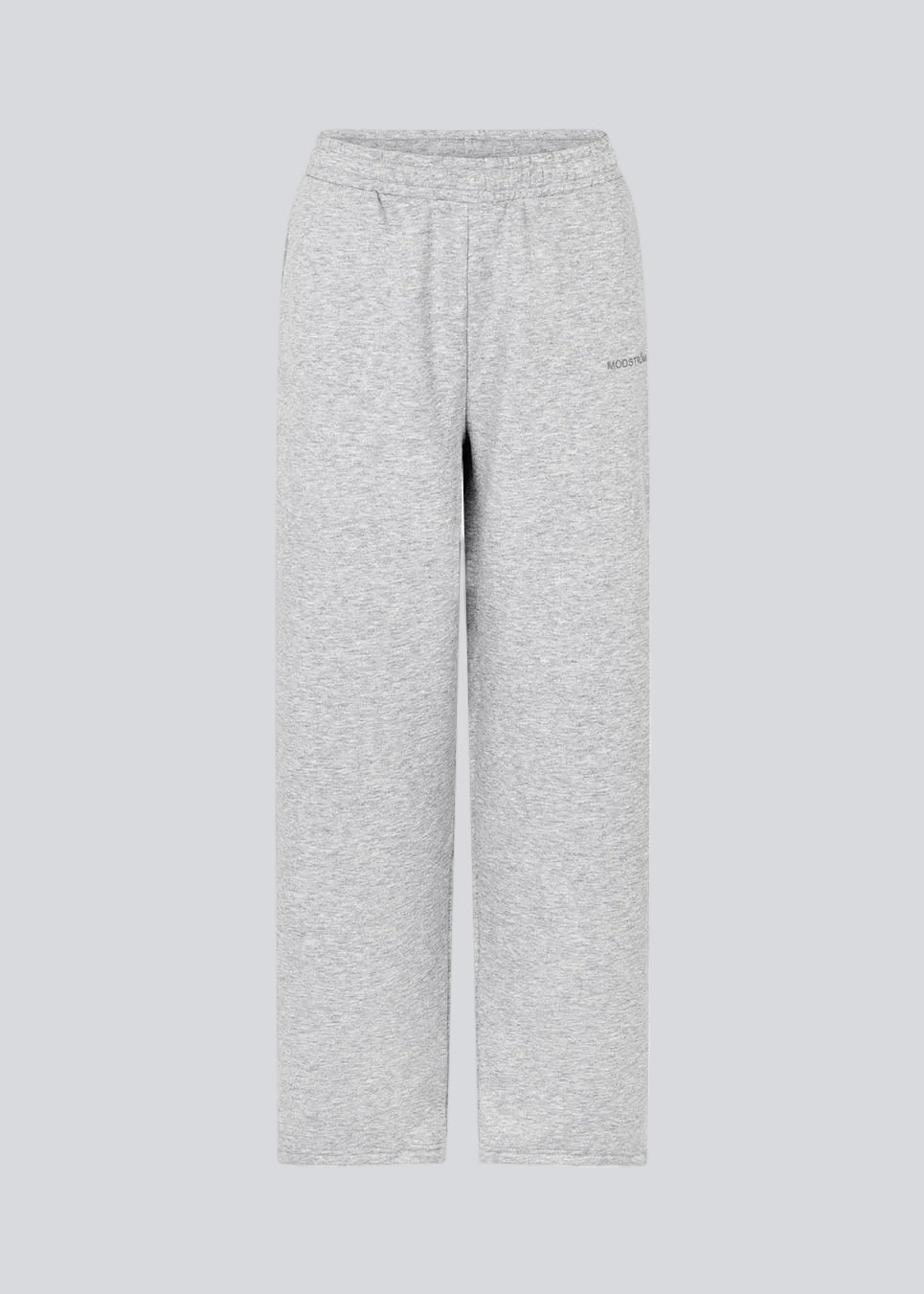 Tiamd straight pants feature an elasticated waistband and straight legs, creating a modern and laid-back silhouette. Perfect for casual everyday looks or paired with the matching sweatshirt for a cool, sporty set.