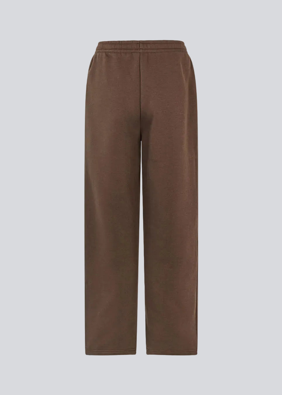 Tiamd straight pants feature an elasticated waistband and straight legs, creating a modern and laid-back silhouette. Perfect for casual everyday looks or paired with the matching sweatshirt for a cool, sporty set.