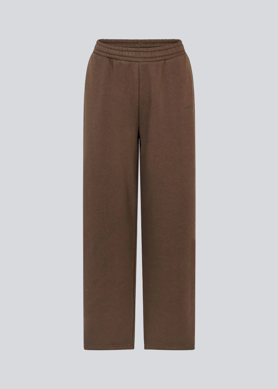 Tiamd straight pants feature an elasticated waistband and straight legs, creating a modern and laid-back silhouette. Perfect for casual everyday looks or paired with the matching sweatshirt for a cool, sporty set.
