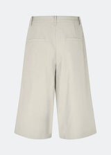 Long tailored shorts with pressed pleats. The ToreMD Long Shorts feature belt loops and a concealed zipper closure. A cool and casual choice that combines classic details with a modern, relaxed look.