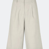 Long tailored shorts with pressed pleats. The ToreMD Long Shorts feature belt loops and a concealed zipper closure. A cool and casual choice that combines classic details with a modern, relaxed look.