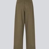 Suit pants in Twill with wide legs and pleats at the top. ToreMD pants has a medium-high waist, zipper, side pockets and paspoil pocket in the back.