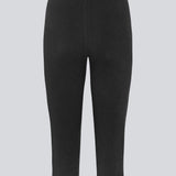 Trackermd capri pants are designed in a fitted silhouette with a cropped leg length, creating a clean and minimalist look. A stylish wardrobe staple that pairs effortlessly with oversized shirts, knitwear, and blazers.