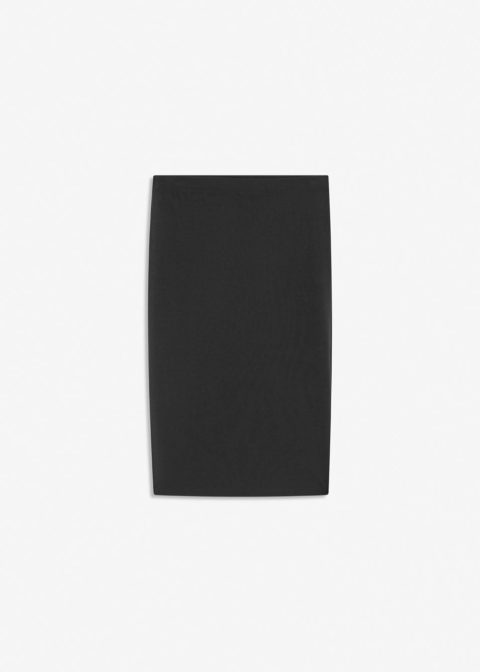 Nice, basic skirt in a midi lenght. Tutti x-long in Black has a tight and nice fit and is a Modström Bestseller.