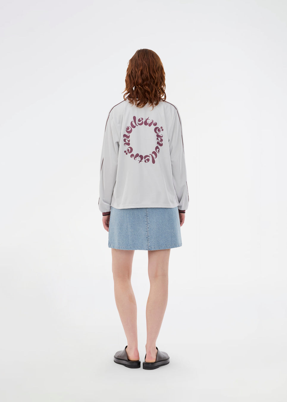 Cool long-sleeved T-shirt with a polo collar. The UniqueMD LS T-shirt features sporty details such as elastic trims, a V-neckline, and a number and logo on the chest. A relaxed yet stylish piece that combines comfort with modern design.