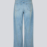 Loose high-waist jeans in an edgy blue wash. The UnjiMD Jeans are designed with delicate dart details and classic denim elements such as belt loops, zip and button closure, and front and back pockets. The model is 175 cm and wears a size S/36.

Material:
99% Cotton
1% Elastane