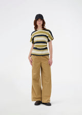 Fitted T-shirt with fresh green stripes. The UrbanMD Stripe T-shirt features short sleeves, a round neckline, and delicate ruched stitching at the waist that accentuates the silhouette. A discreet chest logo completes the modern look. The model is 175 cm and wears a size S/36.


Material:
52% Cotton
48% Polyester