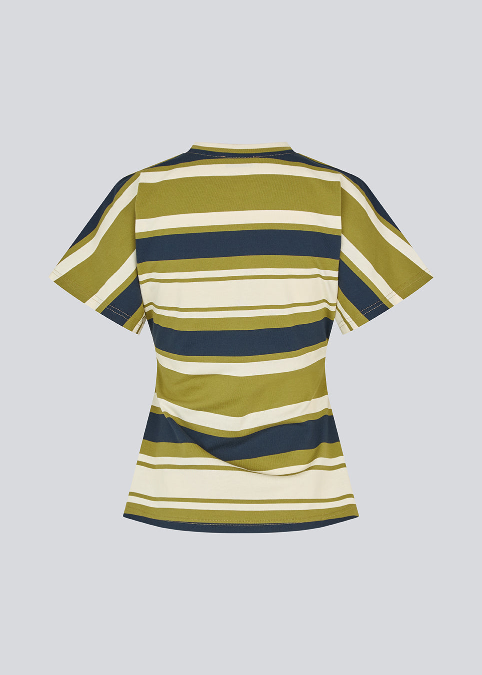 Fitted T-shirt with fresh green stripes. The UrbanMD Stripe T-shirt features short sleeves, a round neckline, and delicate ruched stitching at the waist that accentuates the silhouette. A discreet chest logo completes the modern look. The model is 175 cm and wears a size S/36.


Material:
52% Cotton
48% Polyester