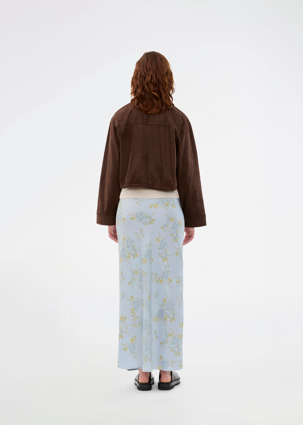 Short brown jacket in a suede look. The UsherMD Jacket features wide sleeves, a zip closure, a collar, and side pockets. The adjustable drawstring hem provides a flexible fit and a cool, feminine look. The model is 175 cm and wears a size S/36.

Material:
5% Elastane
95% Polyester

Lining:
35% Polyester
65% Rayon