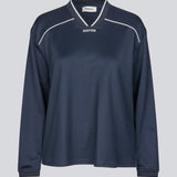 Tracksuit top in navy made from 100% recycled polyester. Utopiamd LS t-shirt has long sleeves, a v-neck with contrast details and a front logo.

Style the shirt with matching pants in the same color: Utopiamd Pants

Material:
50% Cotton
50% Polyester