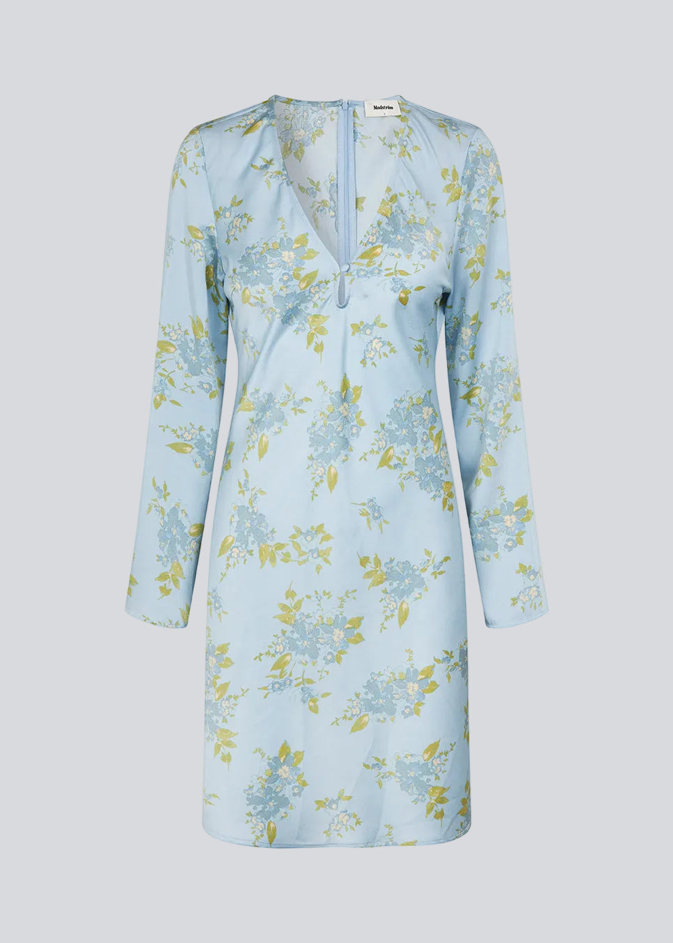 Beautiful and feminine dress with a romantic floral print. The lightweight fabric and flattering V-neckline create an elegant look, perfect for both everyday wear and special occasions. Made from 100% recycled polyester. The model is 175 cm and wears a size S/36.

Material:
100% Recycled Polyester