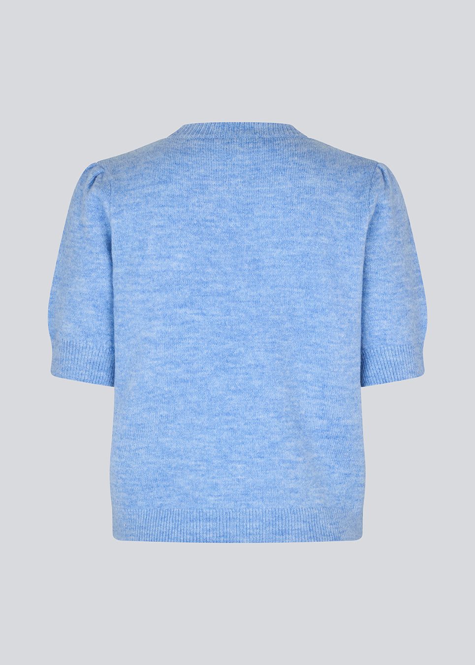 Feminine light blue knit sweater with short sleeves and a subtle puff. The UzziMD SS O-neck features a round neckline and delicate ribbed trims, creating an elegant and timeless look.

Material:
76% Acrylic
24% Polyester