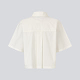 Short shirt with wide short sleeves. The VilbertMD shirt is made from 100% organic cotton and features classic details such as a collar, button closure, and chest pocket.