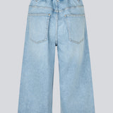 Cool and relaxed denim shorts in a light wash. The Vitomd Long Shorts feature a classic five-pocket design. The loose fit and knee-length cut create a trendy, effortless look. 