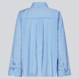 Oversize shirt with loose sleeves. KadirMD stripe shirt has a shirt collar and a cuff with button closure.
