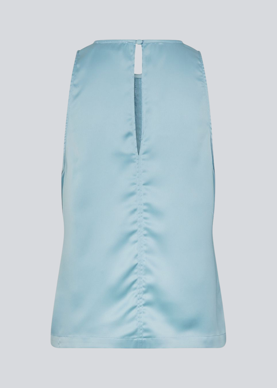 Sleeveless top in blue in lustrous satin. The Valdomd Top features a round neckline, vertical stitching detail at the front, and a button closure at the back for an elegant look. Made from 98% recycled polyester