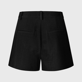 The AlayaMD Shorts feature classic details such as belt loops and a button-and-zip fly closure. A stylish and modern choice that combines classic design with summer-ready comfort.