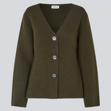 Brown flat knitted cardigan with a V-neck in 100% wool. KlaytonMD cardigan is fitted and has long wide sleeves.