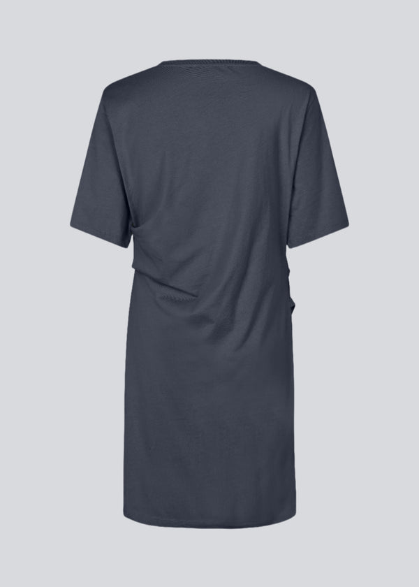 Jersey dress with short sleeves in blue. BrazilMD dress has a relaxed fit and gathers in the sides