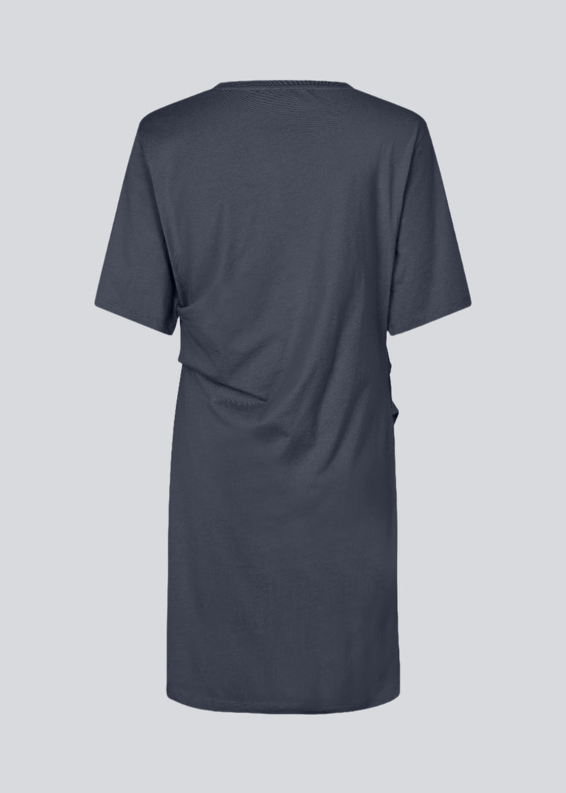 Jersey dress with short sleeves in blue. BrazilMD dress has a relaxed fit and gathers in the sides