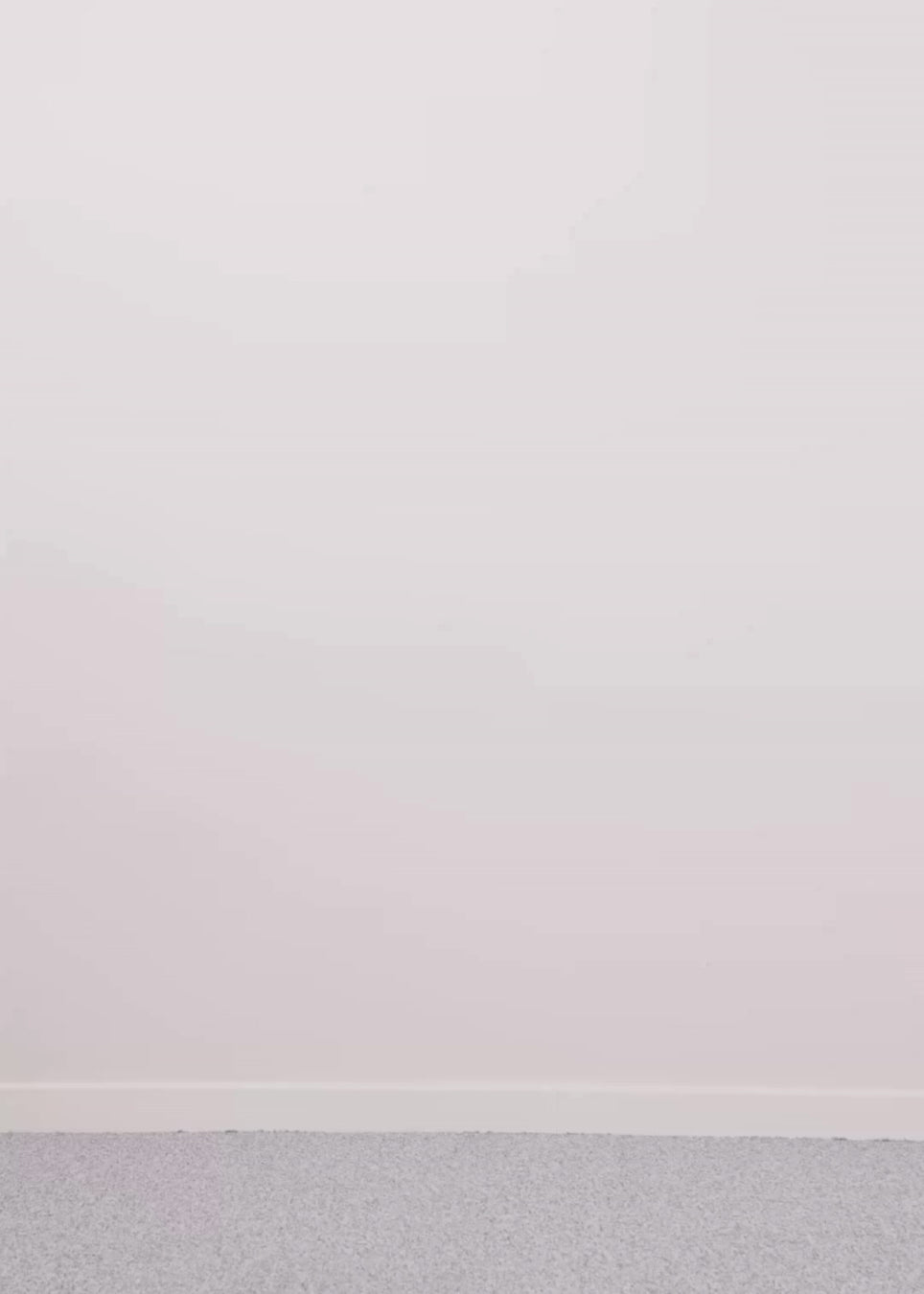 Feminine cardigan with round neck and button closure. The Shellmd cardigan has a timeless cut and soft quality that makes it perfect for layering, and provides an elegant, versatile look.