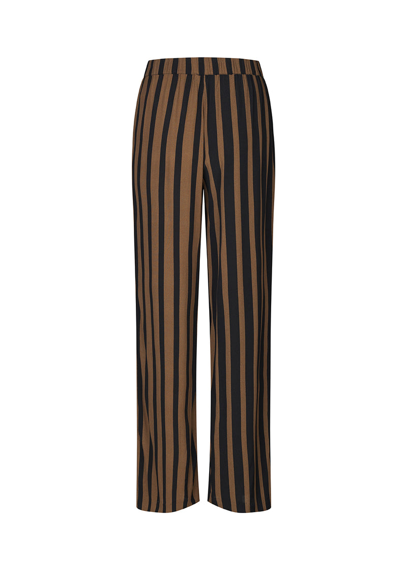 Pants in a woven EcoVero viscose quality. AliciaMD print pants have a medium waist with covered elastic and pockets at sides. The legs are straight and wide.