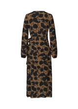 Long sleeved dress with a v-neckline and wrap-effect with tiebelt at the waist. The skirt of AllisonMD print dress cuts at ankle length. The material is an EcoVero viscose 